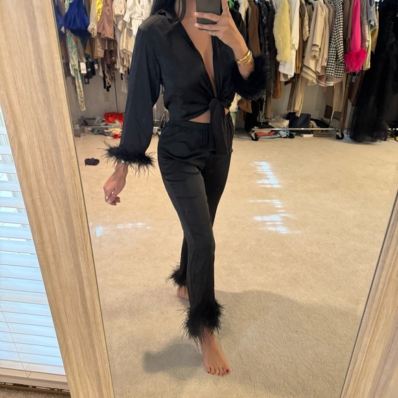 Two piece feather set - Picture 4 of 11